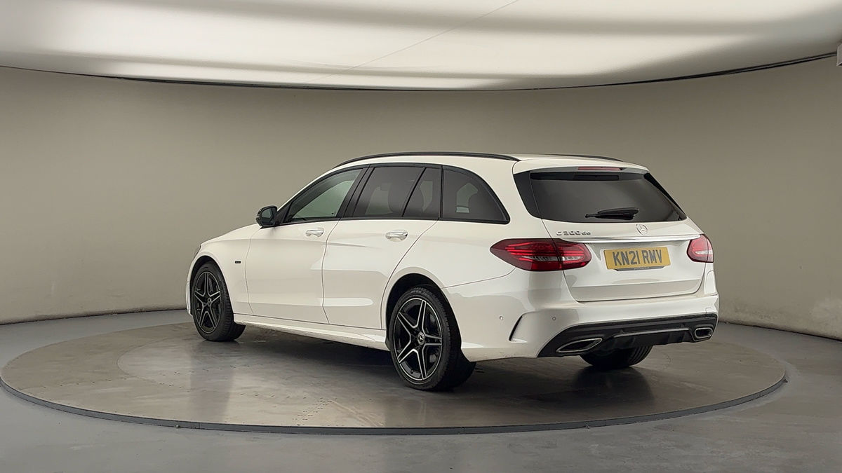 Mercedes-Benz C Class Image 2