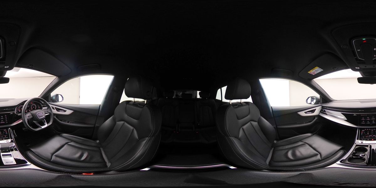 More views of Audi Q8