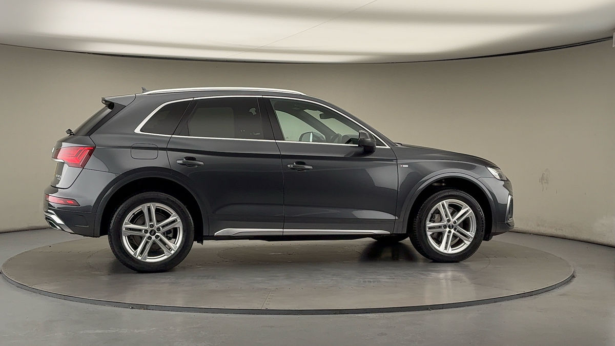 More views of Audi Q5