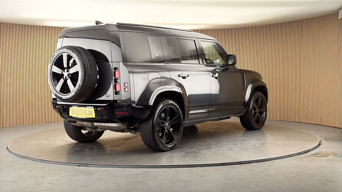 More views of Land Rover Defender 110