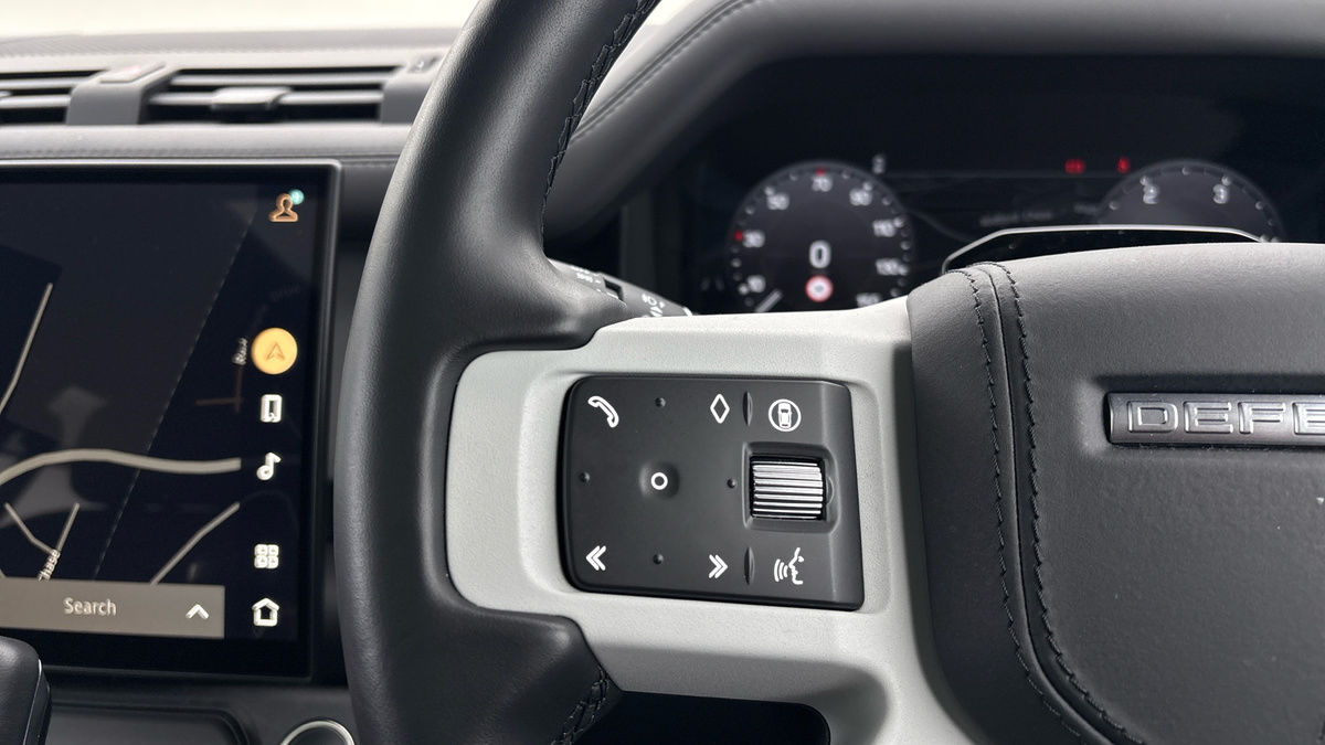 Land Rover Defender 110 Urban Image 13