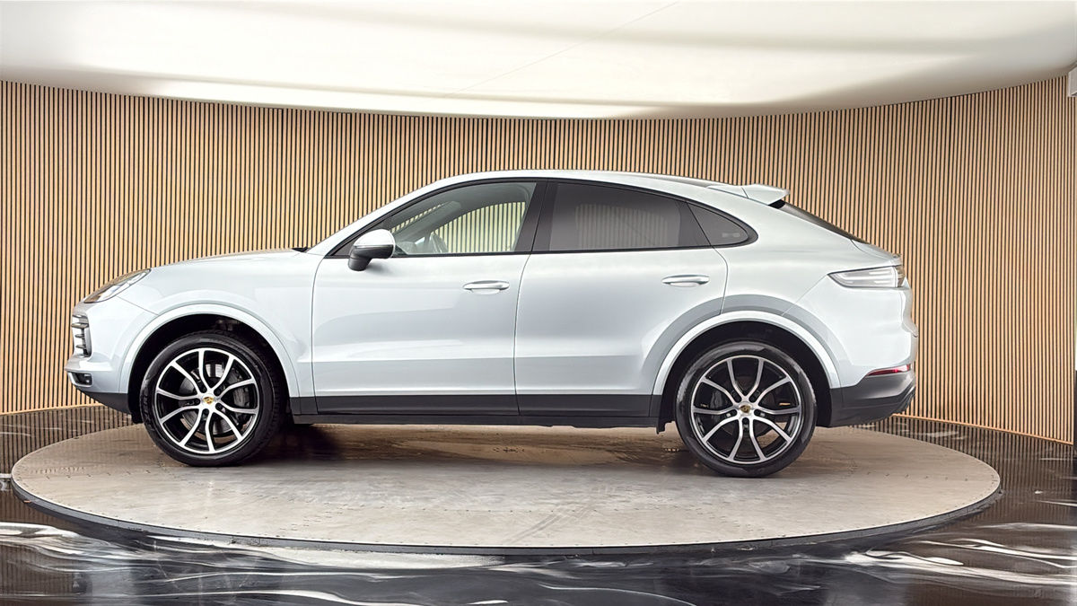 More views of Porsche Cayenne