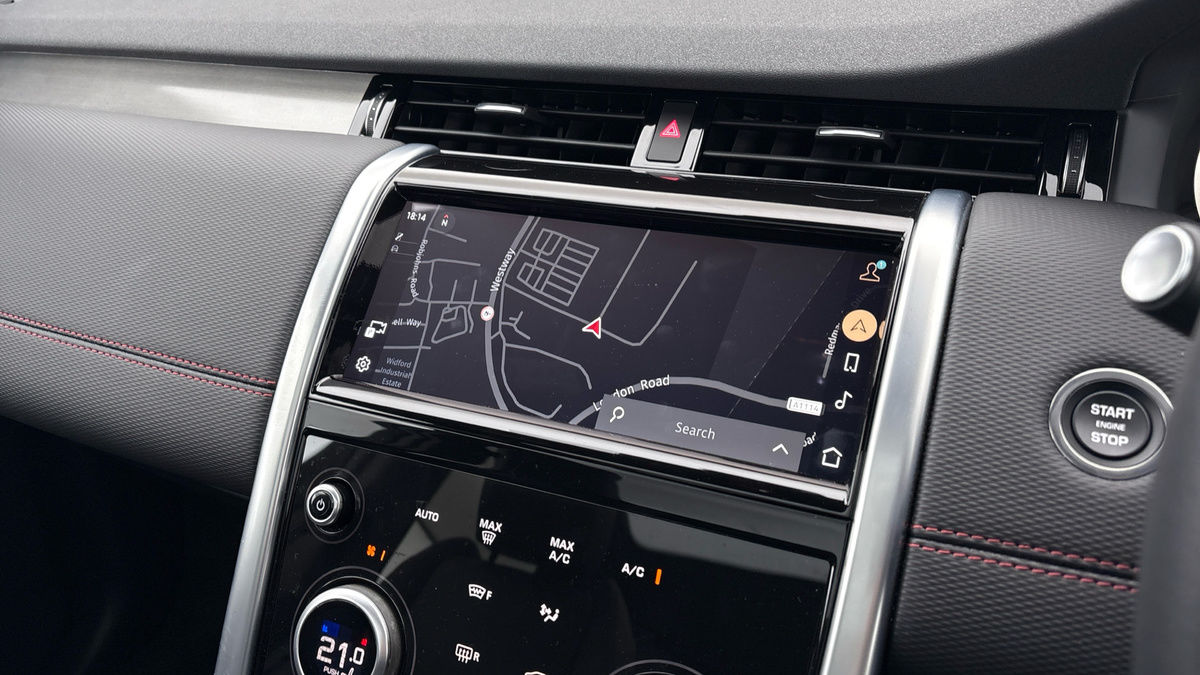 Land Rover Discovery Sport Image 17