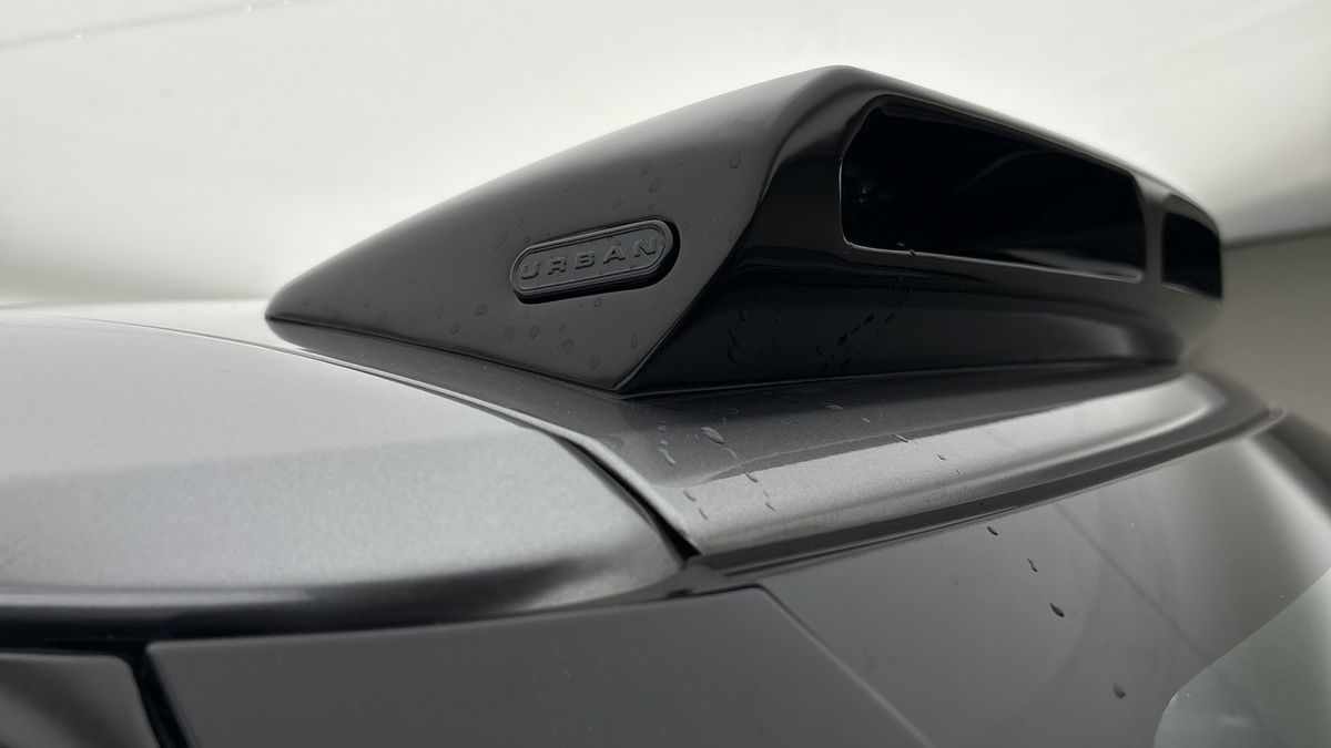 Land Rover Defender 110 Urban Image 25