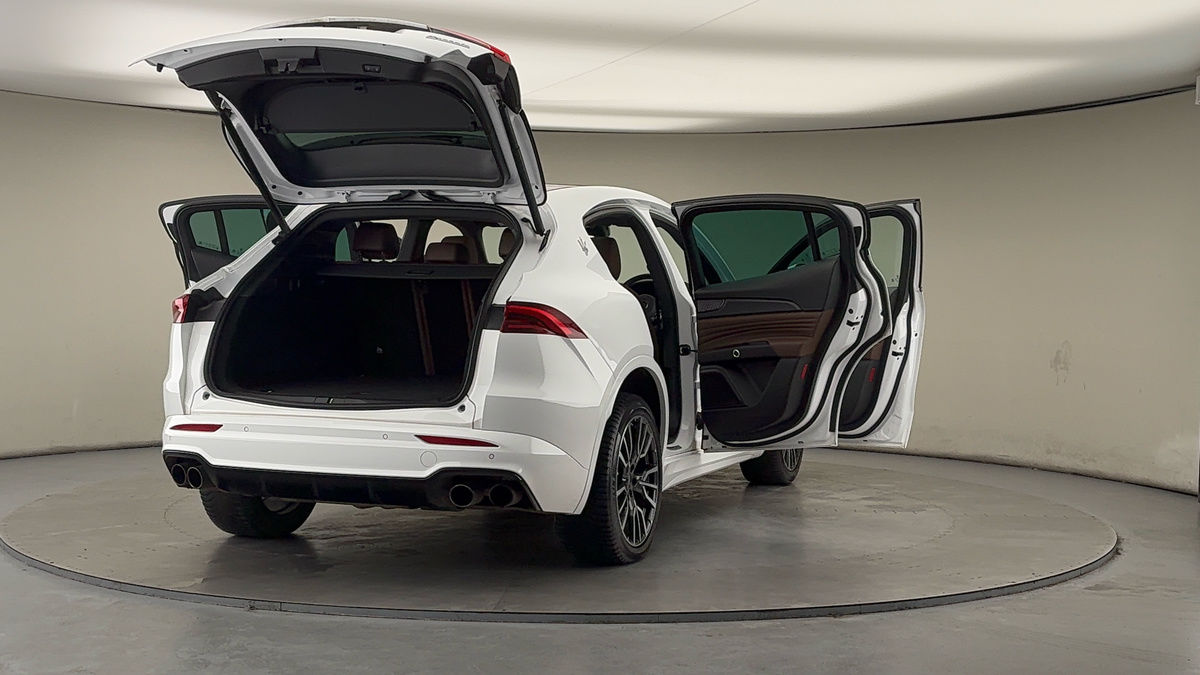 More views of Maserati Grecale