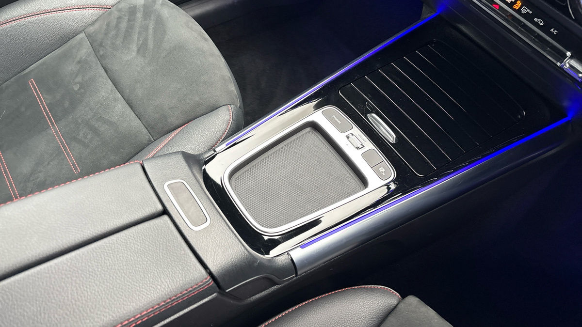 Mercedes-Benz GLA Image 18