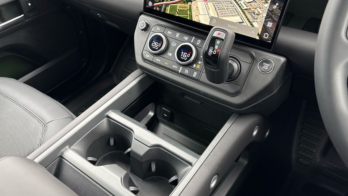 Land Rover Defender 90 Urban Image 18