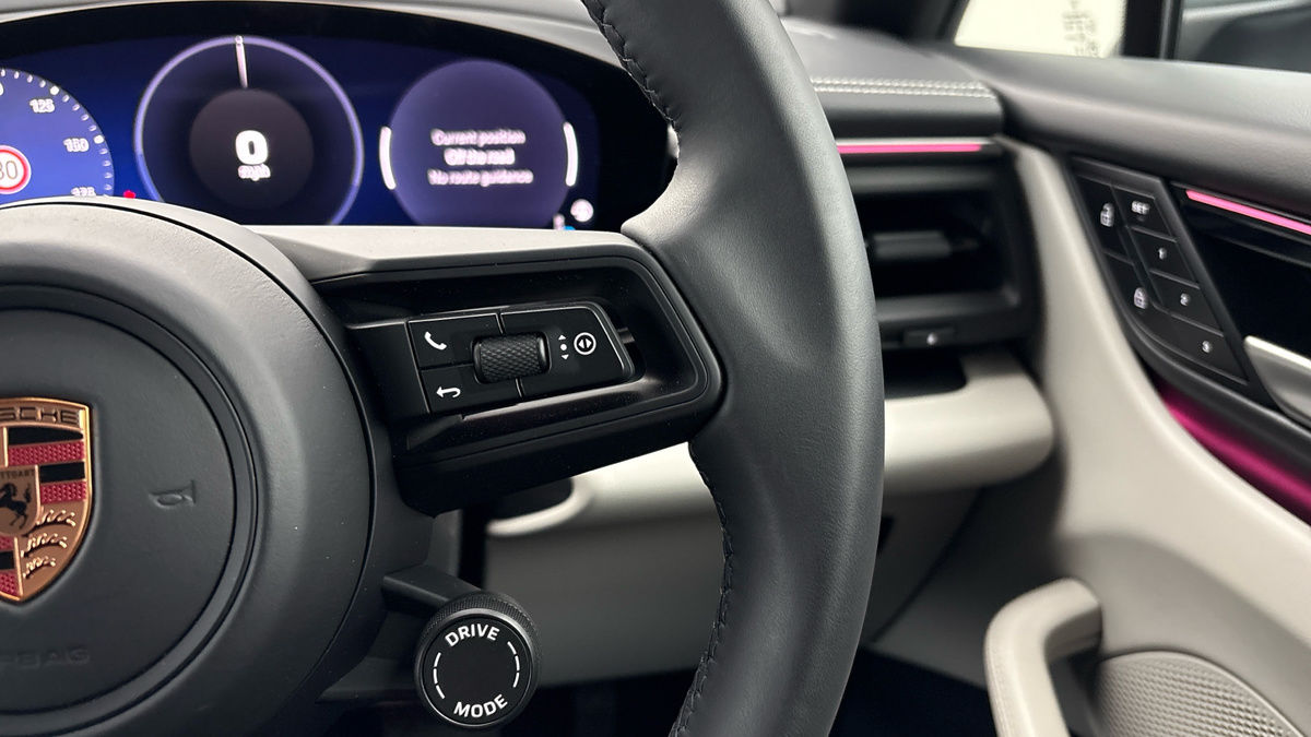 Porsche Macan Image 14