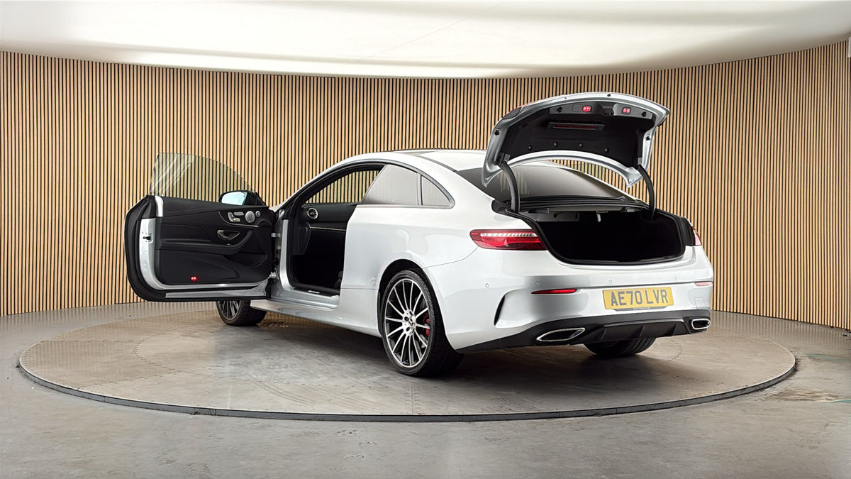 Mercedes-Benz E Class Image 23