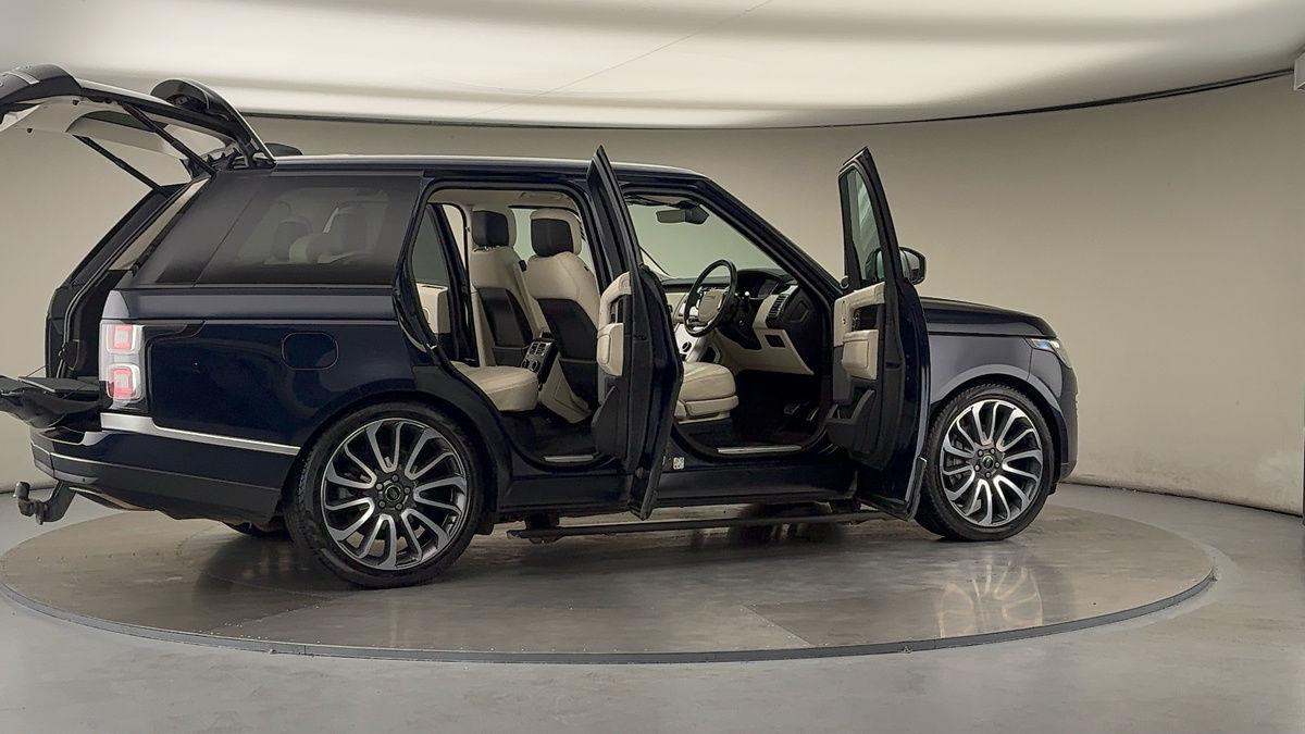 More views of Land Rover Range Rover