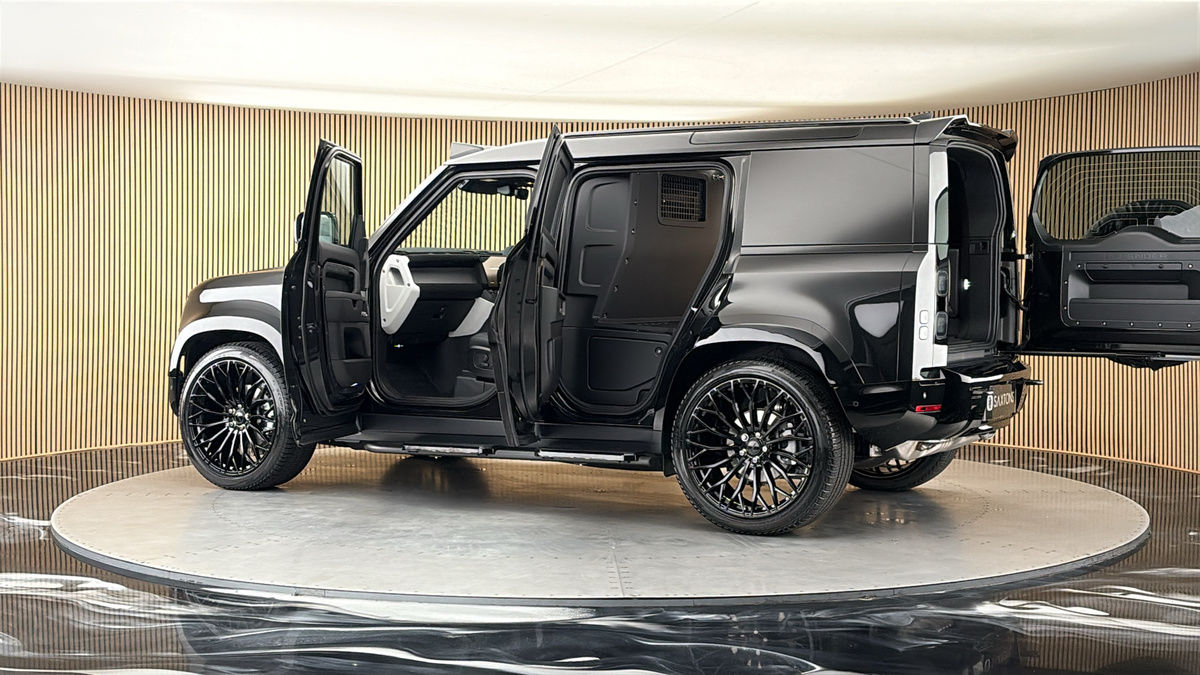 More views of Land Rover Defender 110