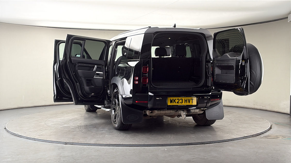 More views of Land Rover Defender 110