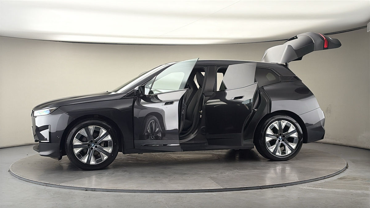 More views of BMW iX