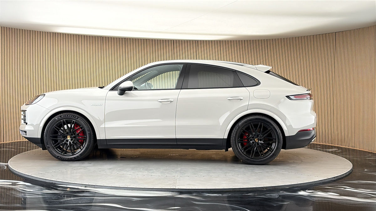 More views of Porsche Cayenne