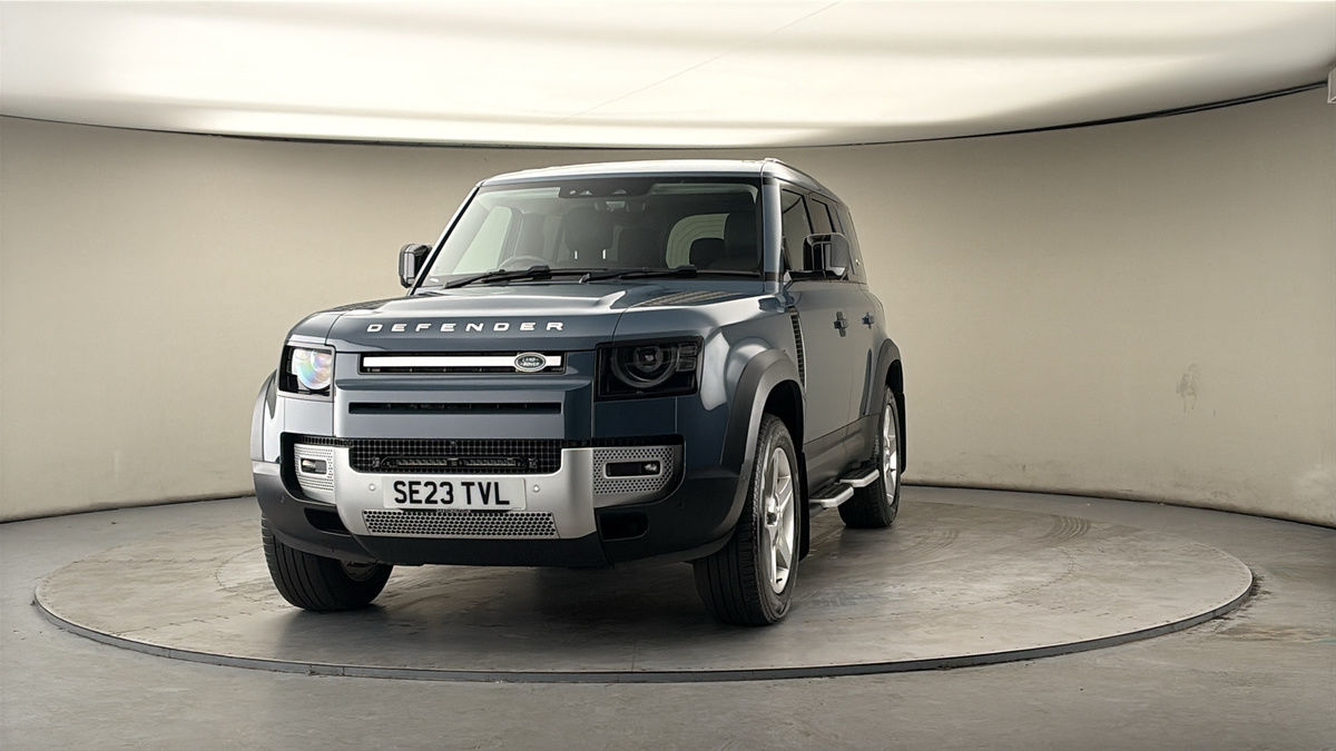 More views of Land Rover Defender 110