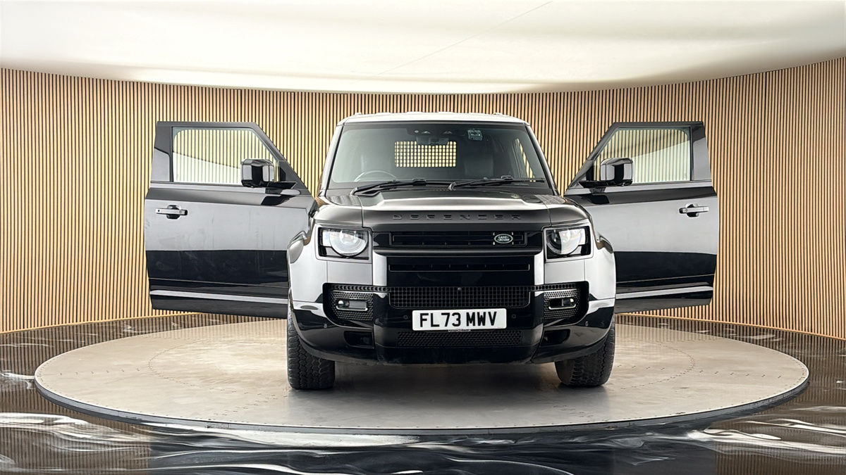 More views of Land Rover Defender 90