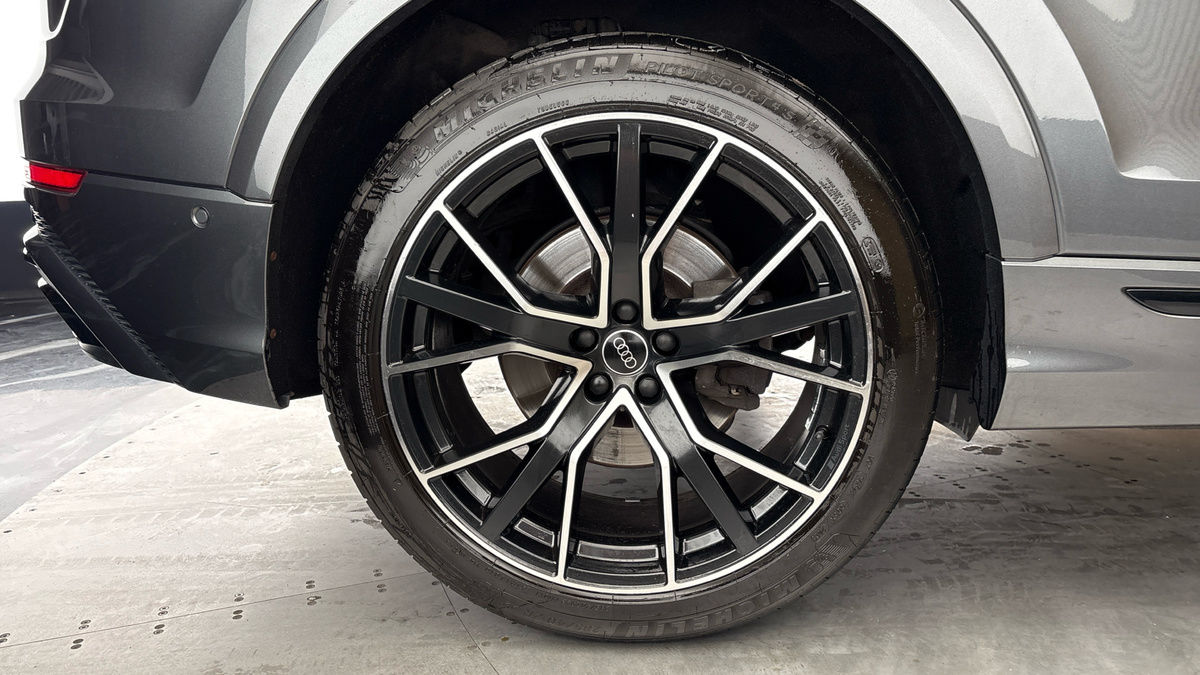 Audi Q8 Image 10