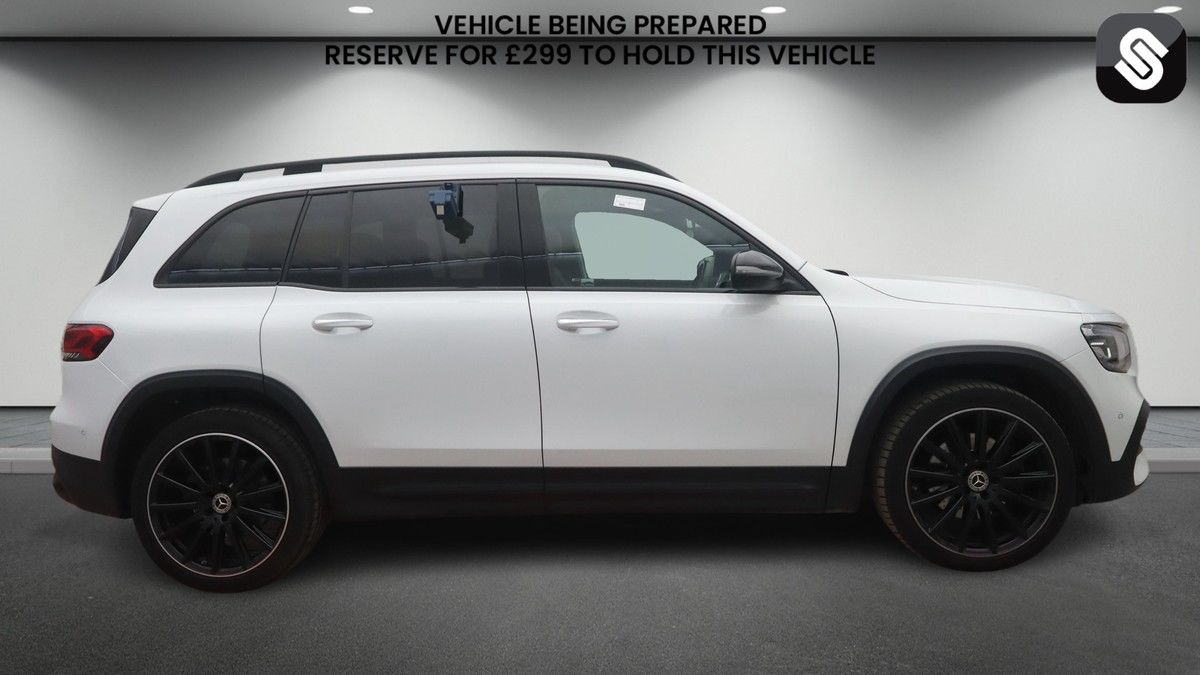 Mercedes-Benz GLB Image 5