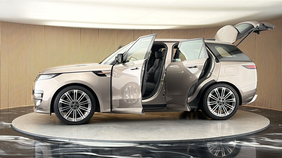 More views of Land Rover Range Rover Sport