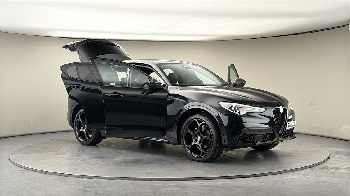 More views of Alfa Romeo Stelvio