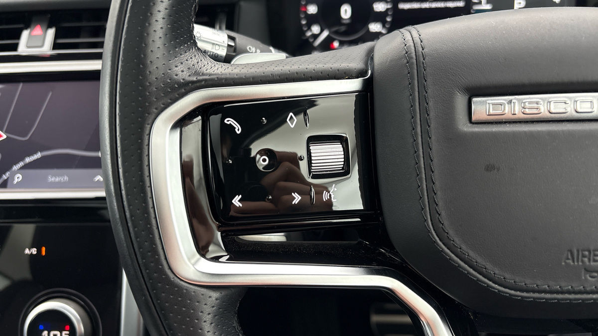 Land Rover Discovery Sport Image 13