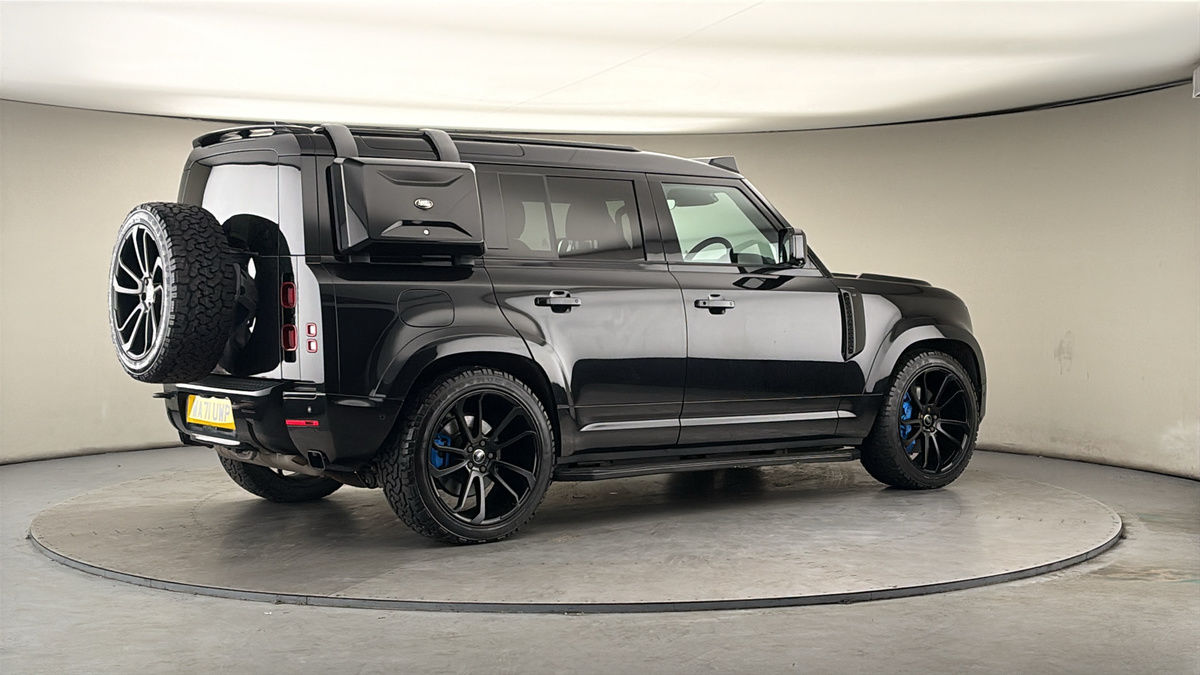 More views of Land Rover Defender 110