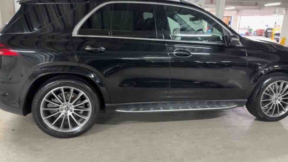 More views of Mercedes-Benz GLE