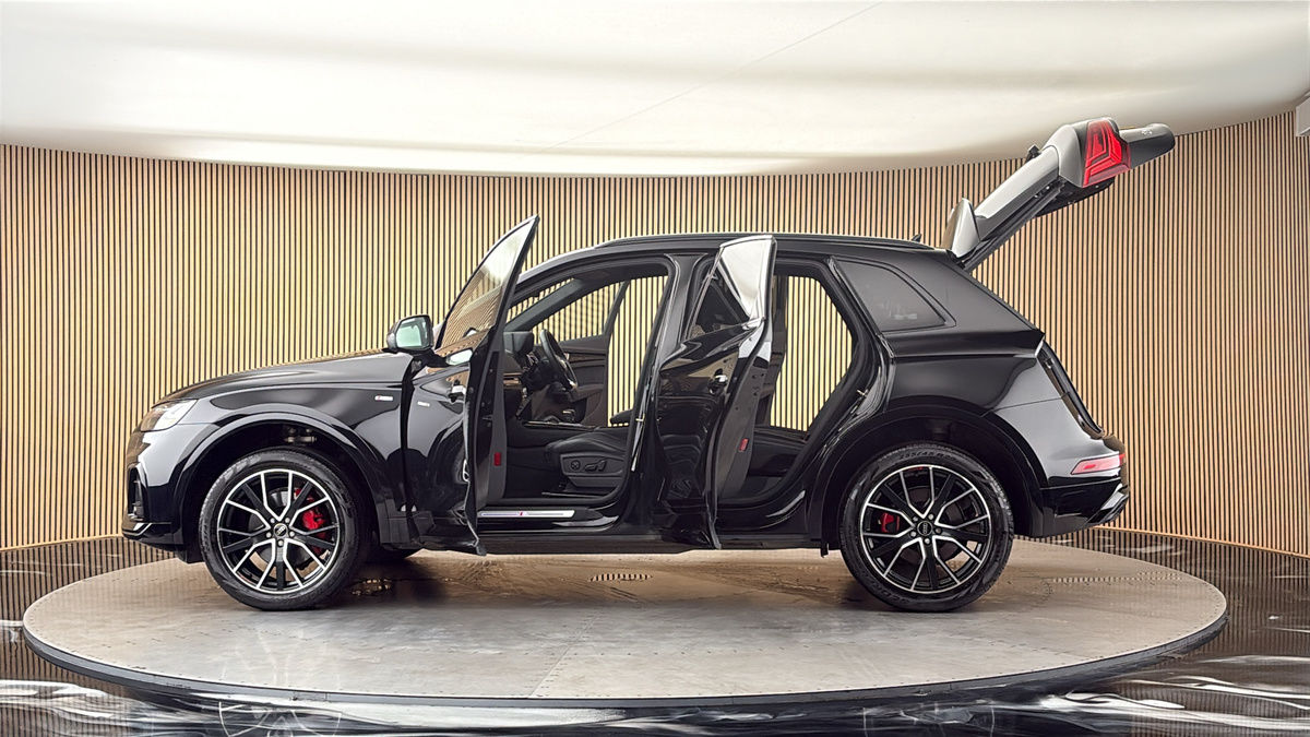 More views of Audi Q5