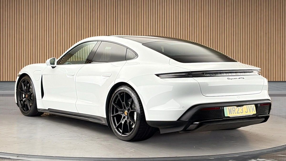 Porsche Taycan Image 2