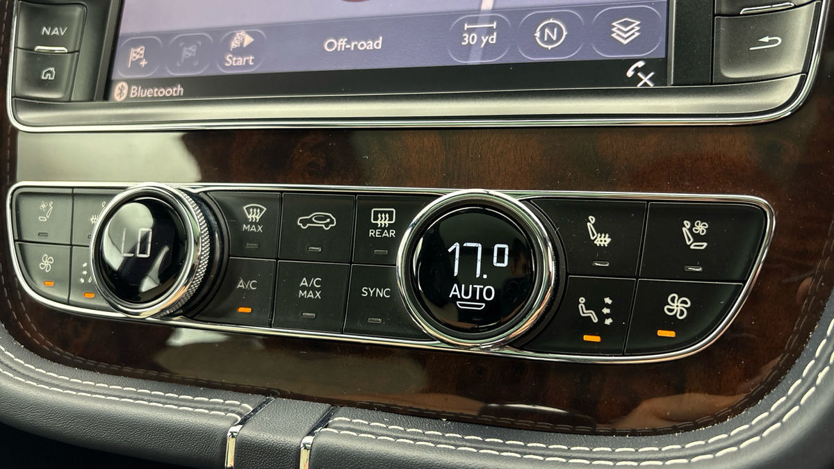 Bentley Bentayga Image 31