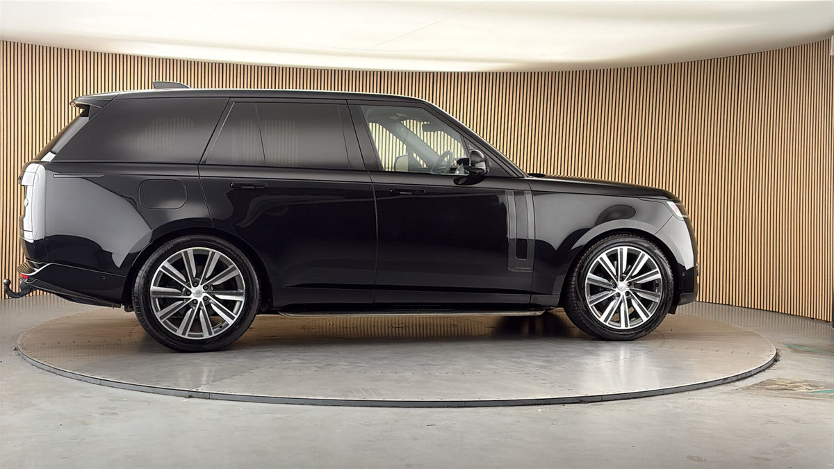 More views of Land Rover Range Rover