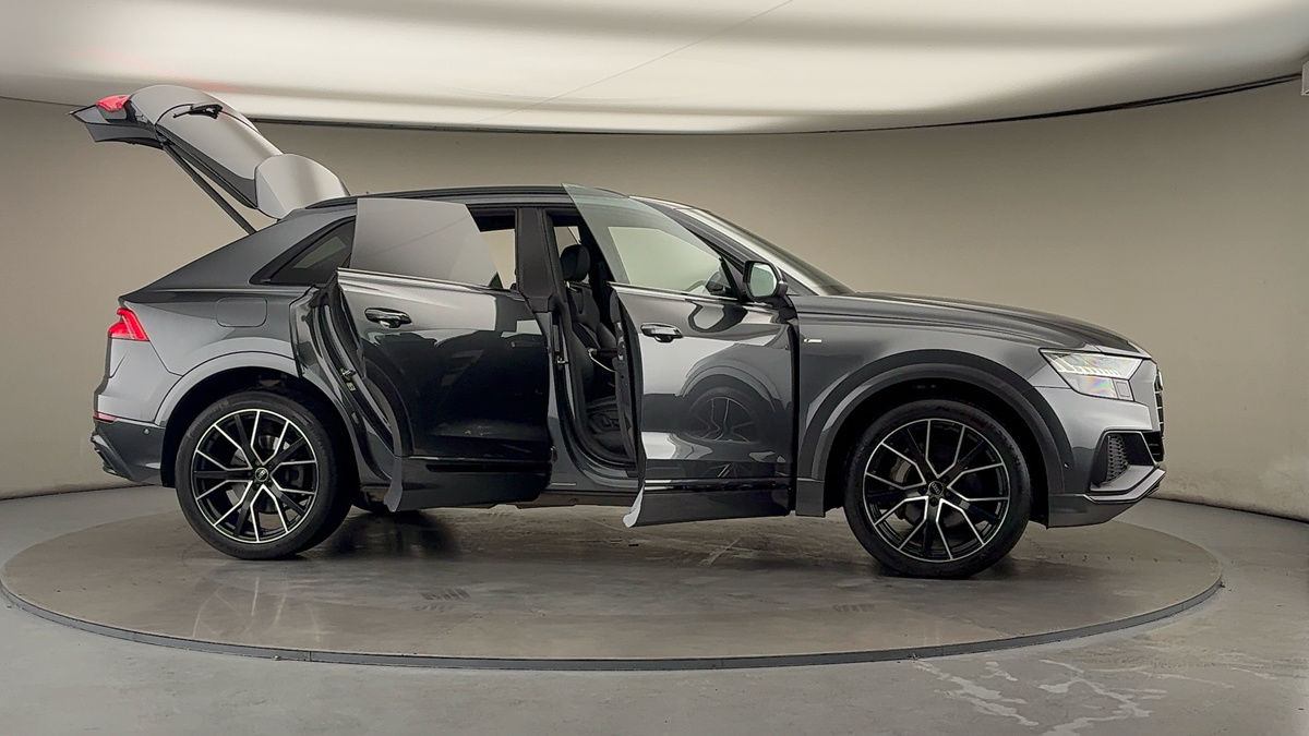 More views of Audi Q8