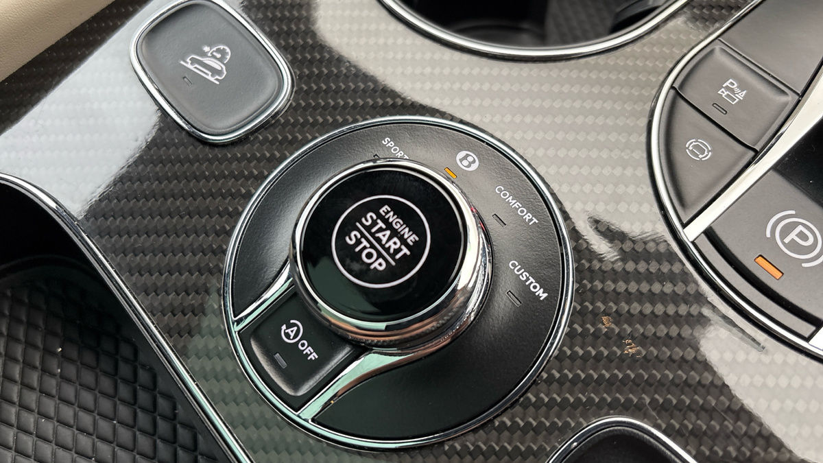 Bentley Bentayga Image 30