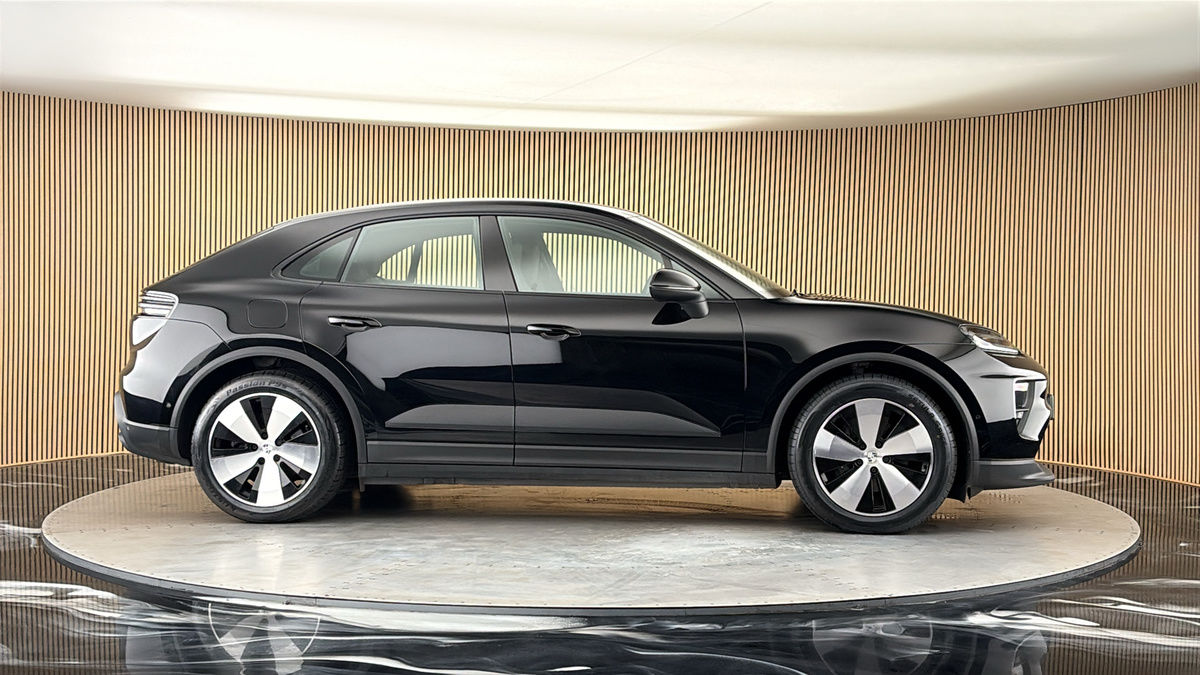 More views of Porsche Macan