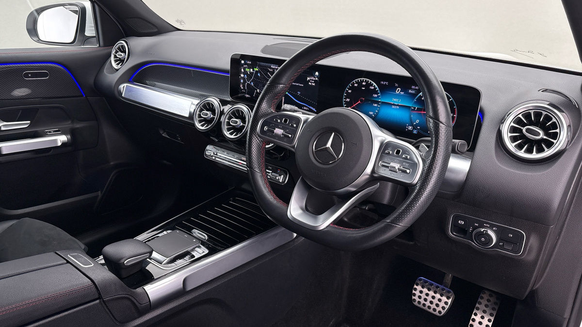 Mercedes-Benz GLB Image 5