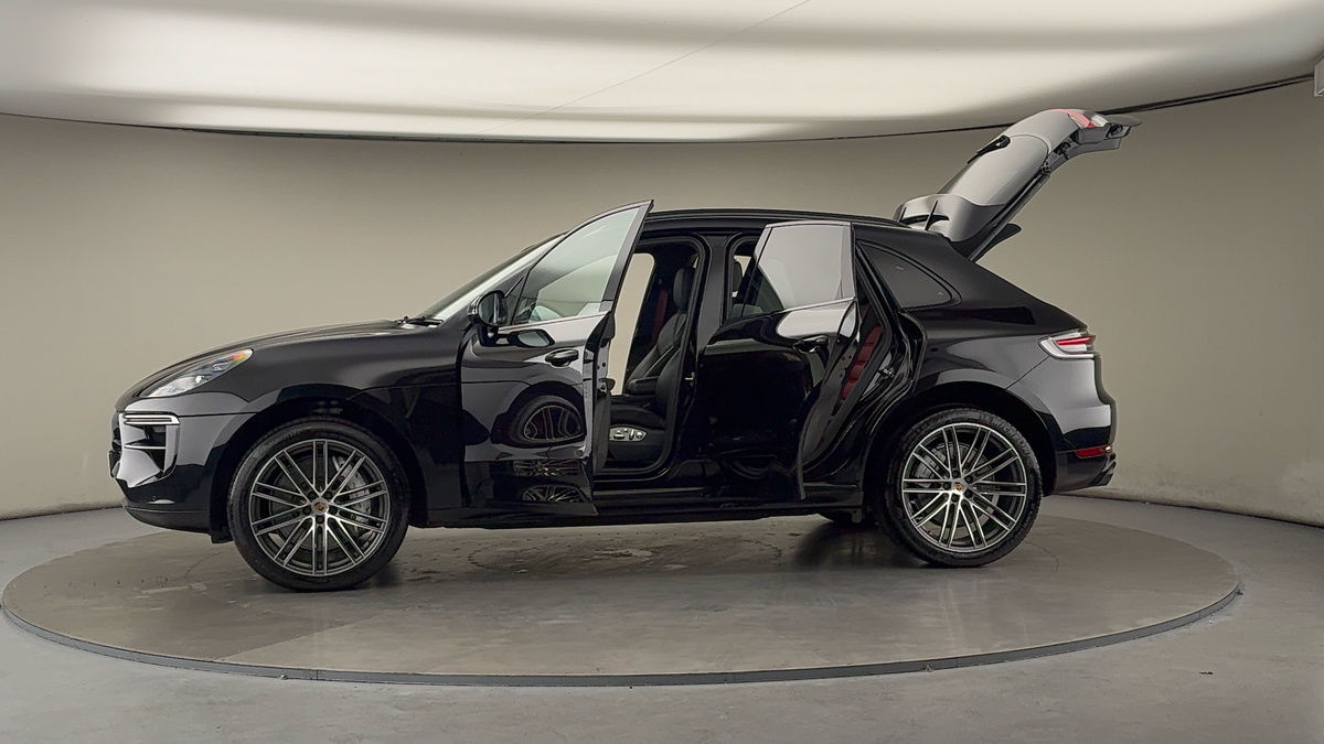More views of Porsche Macan