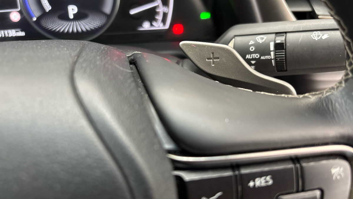 Lexus ES Image 35
