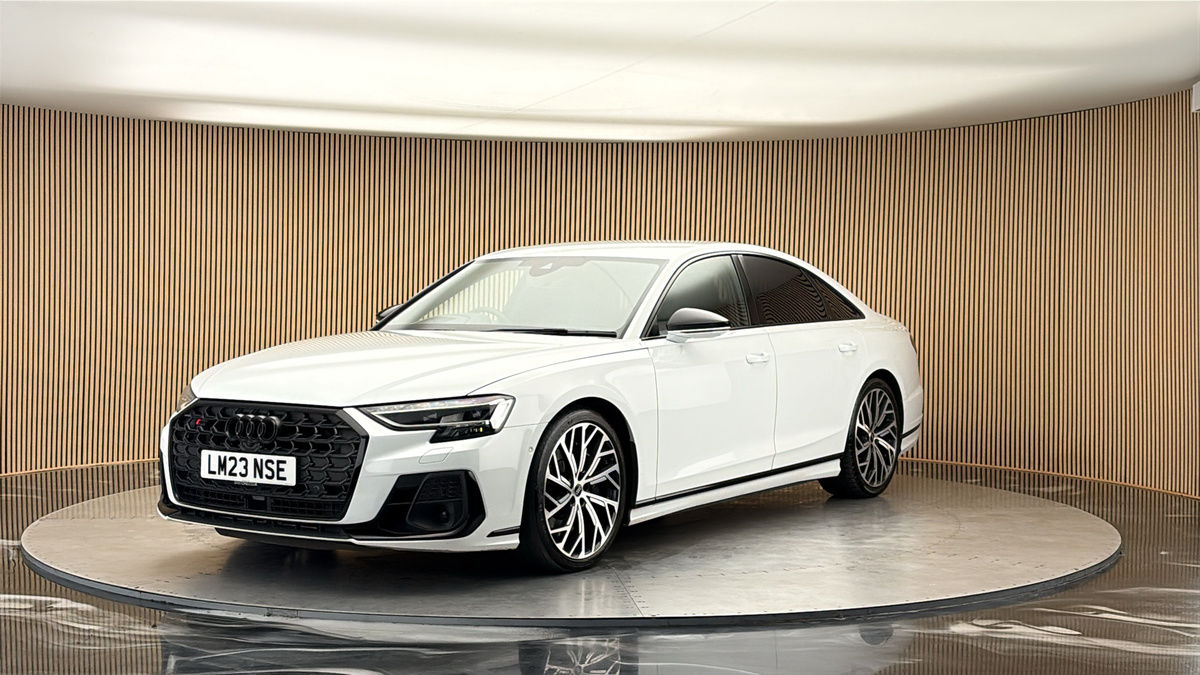 More views of Audi S8