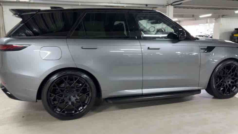 More views of Land Rover Range Rover Sport