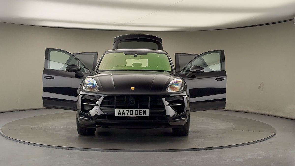 More views of Porsche Macan