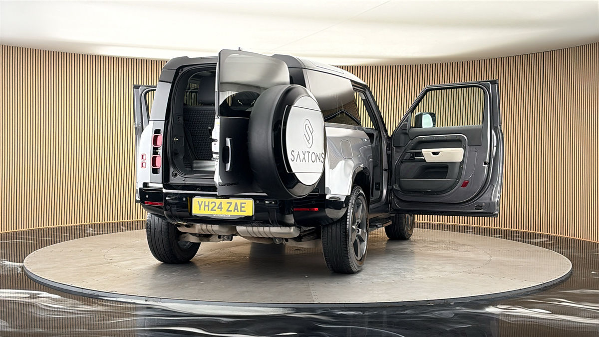 More views of Land Rover Defender 90