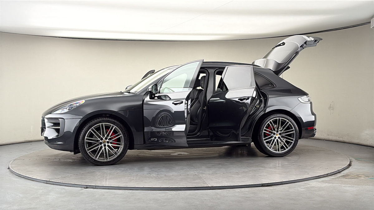 More views of Porsche Macan