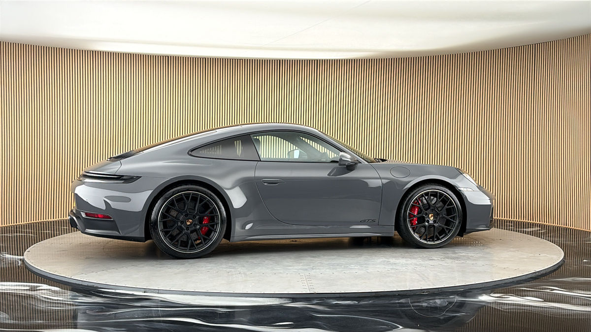 More views of Porsche 911