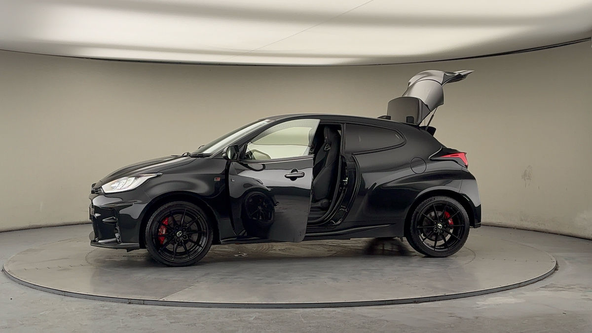 More views of Toyota Yaris