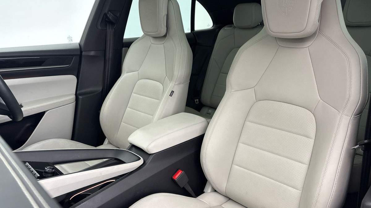 Porsche Macan Image 8