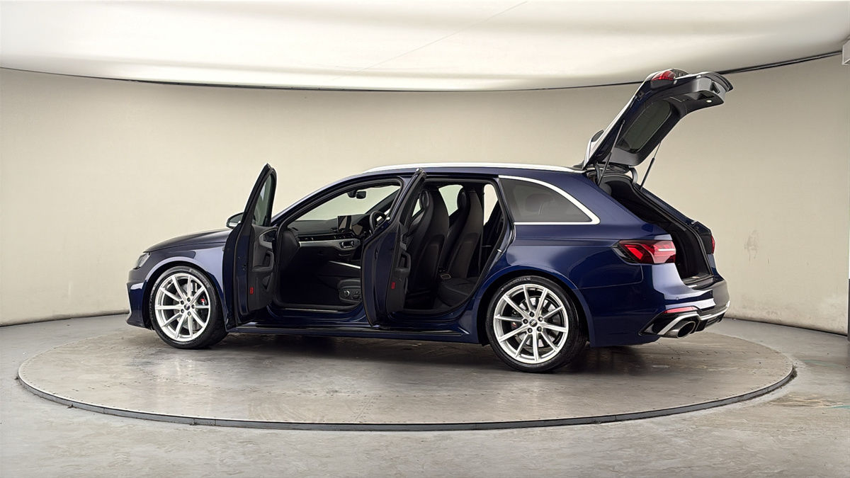 More views of Audi RS4 Avant