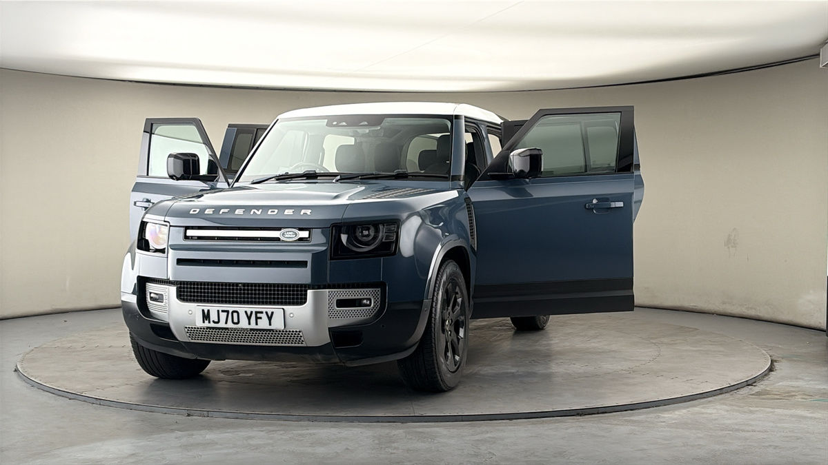 More views of Land Rover Defender 110