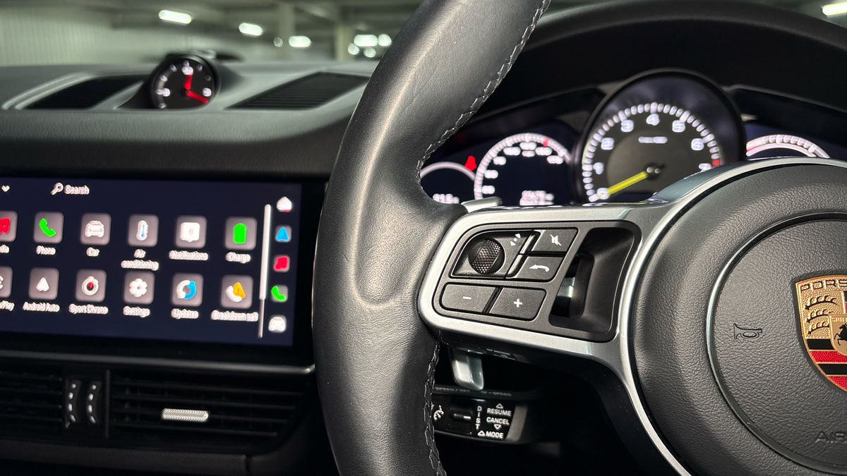 Porsche Cayenne Image 13