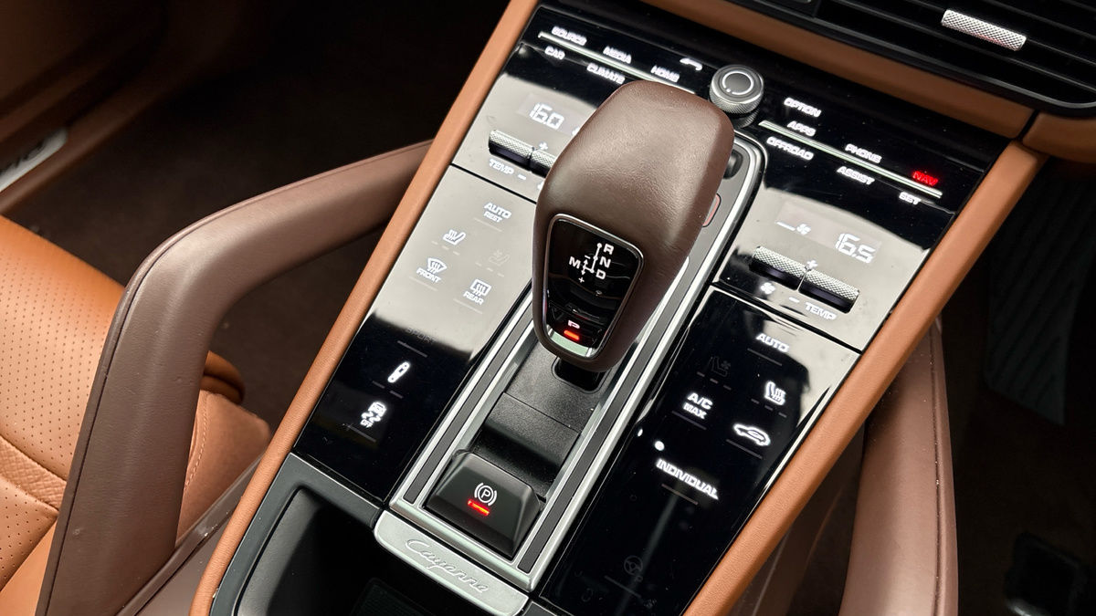 Porsche Cayenne Image 25