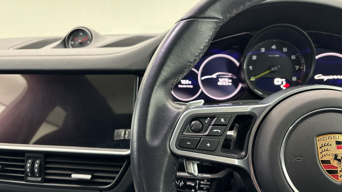 Porsche Cayenne Image 13